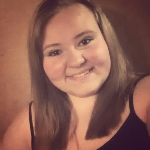 Anna Blevins Photo 36