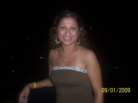 Linda Ramos Photo 23