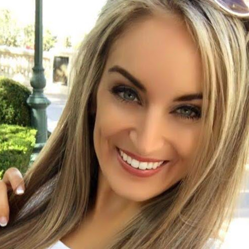Deanna Magee Photo 2