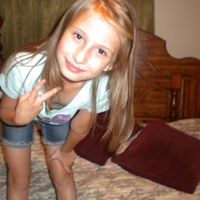 Kayla Mckay Photo 4