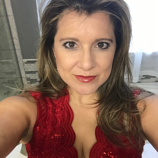 Laura Hall Photo 36