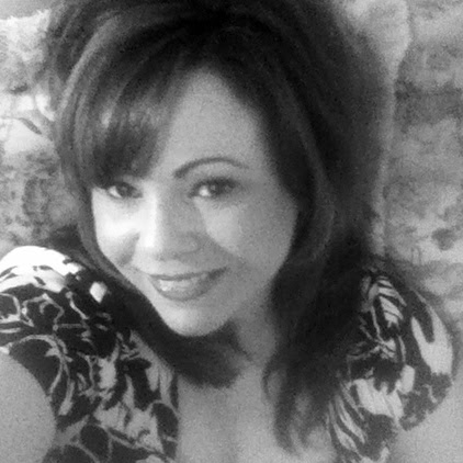 Kimberly Whitlock Photo 24