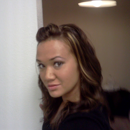 Julia Douglas Photo 16