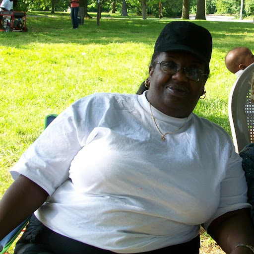 Evelyn Robinson Photo 28