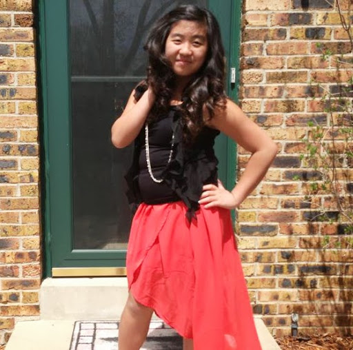 Emily Yang Photo 28