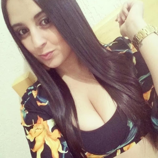 Sara Ferreira Photo 24