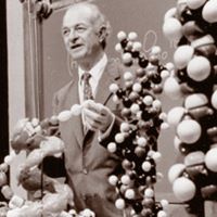 Linus Pauling Photo 12
