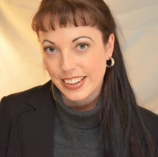 Kristen Bates Photo 26