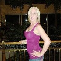Jennifer August Photo 23