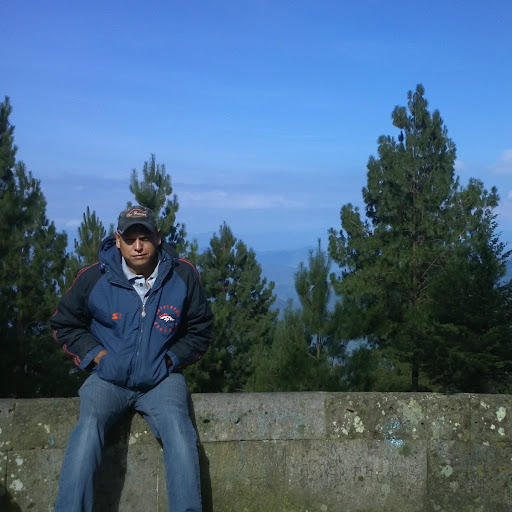 Miguel Ponce Photo 10
