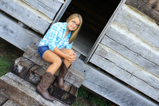 Shelly Smith Photo 33