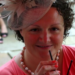 Julie Mott Photo 31