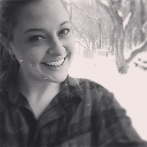 Amy Carlson Photo 9