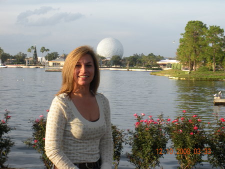 Lisa Perkins Photo 32