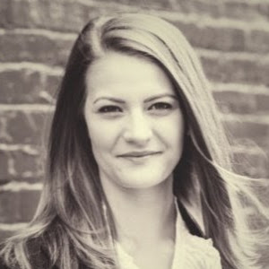 Sarah Andrews Photo 22
