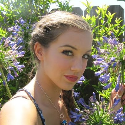 Amanda Mayberry Photo 35