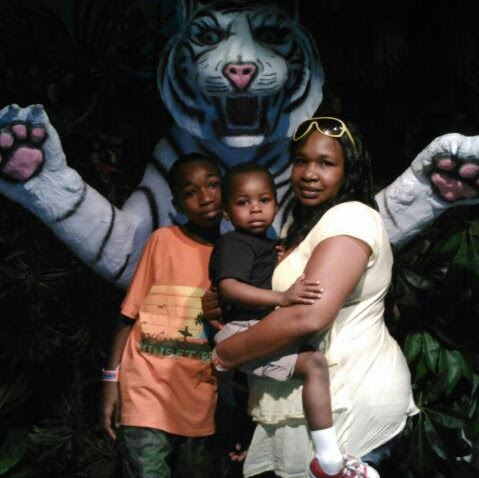 Marian Cole Photo 27