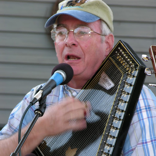 Richard Devore Photo 29