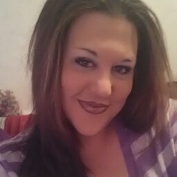 Holly Shirley Photo 23
