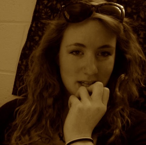 Caroline Maguire Photo 12