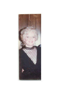 Elizabeth Gallagher Photo 22