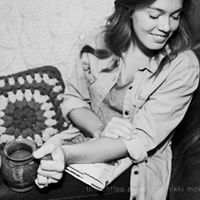 Rachel Reynolds Photo 25