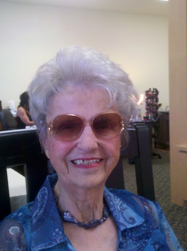Julia Buchanan Photo 30