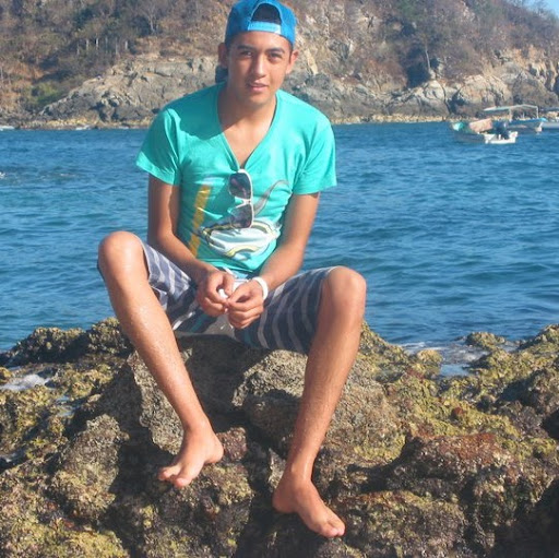 Jerry Alvarez Photo 16