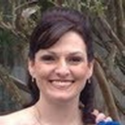 Elizabeth Seitz Photo 32