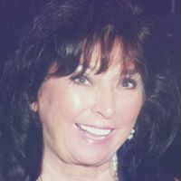 Elaine Hamilton Photo 10