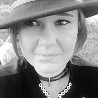 Lisa Vesely Photo 11