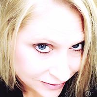 Julie Moss Photo 14