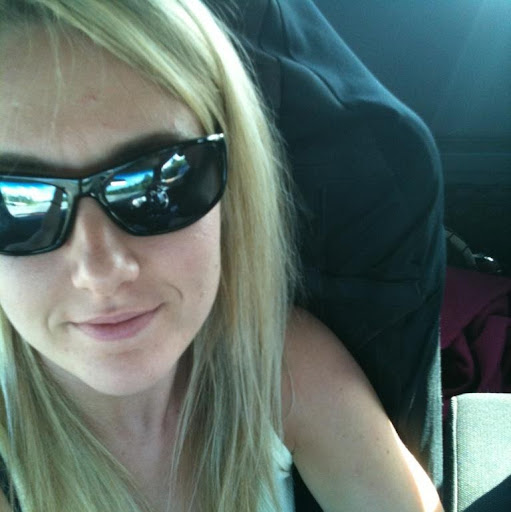 Amanda Bruce Photo 33
