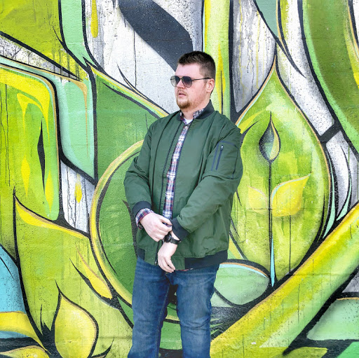 Evan Tharp Photo 4