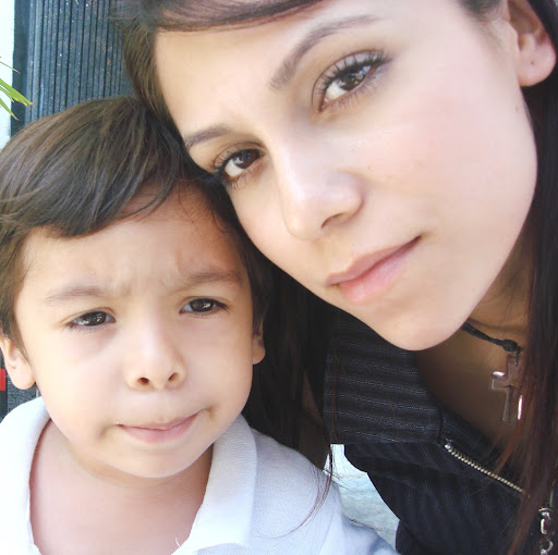 Laura Mendez Photo 17