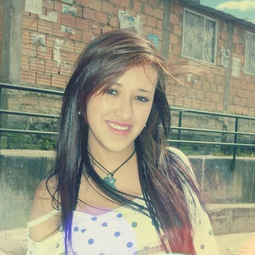 Julieth Gil Photo 7