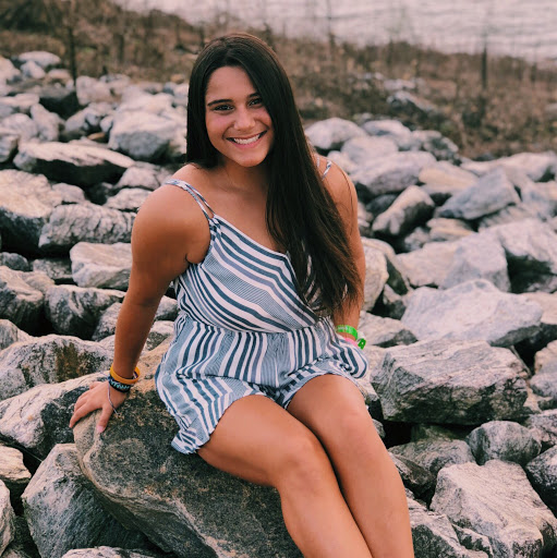 Julia Watkins Photo 12