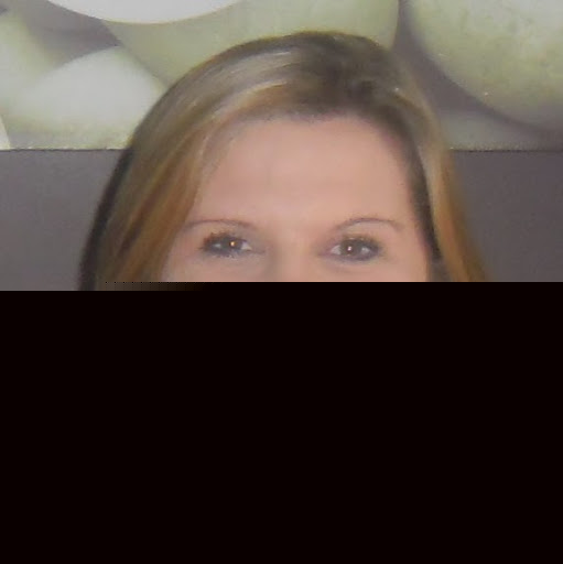 Debbie Hamilton Photo 16