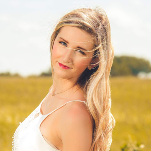 Karli Smith Photo 15