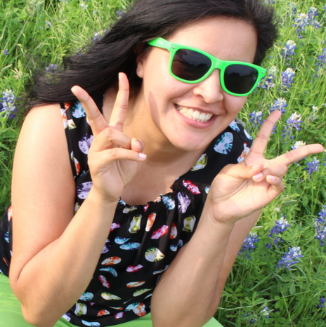 Elizabeth Valle Photo 28