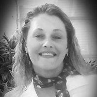 Angela Rich Photo 15