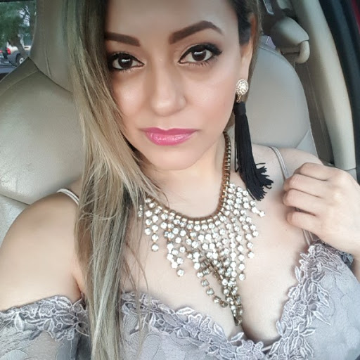 Ruth Martinez Photo 52