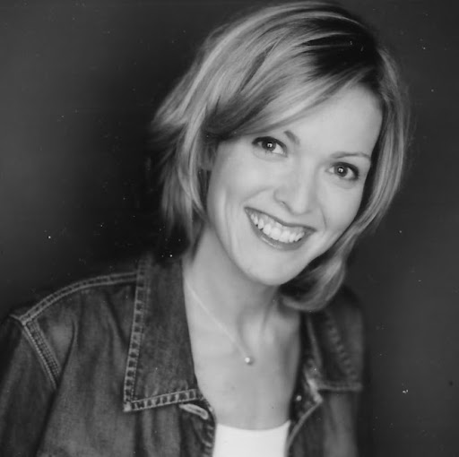 Amanda Eaton Photo 37