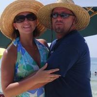 Kelly Hutchins Photo 17