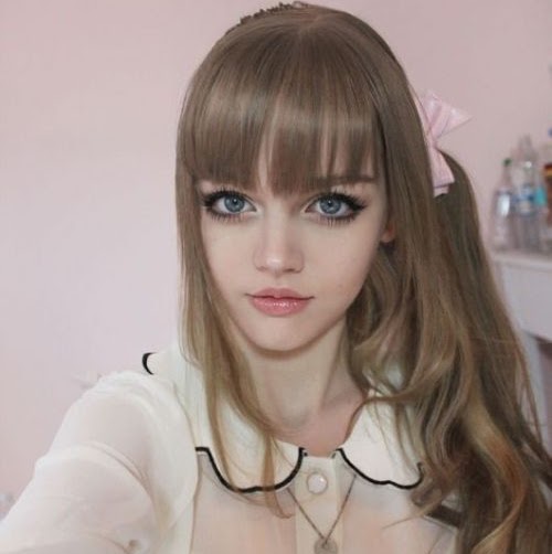 Hannah Spring Photo 7