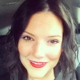 Laura Mackay Photo 15