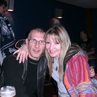 Julia Hooper Photo 9