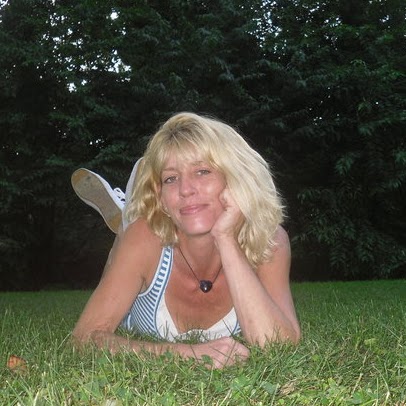 Christina Robinson Photo 33