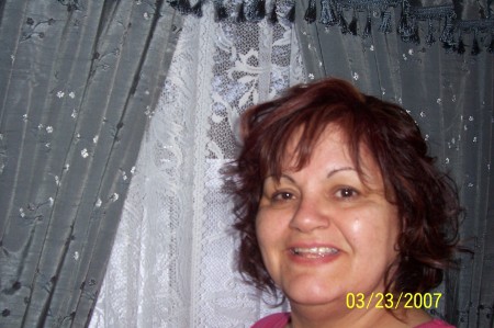 Elizabeth Saunders Photo 11