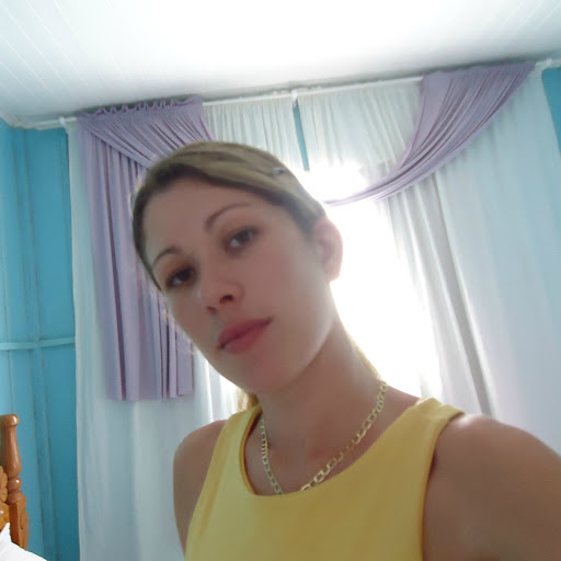 Renata Gutierrez Photo 4